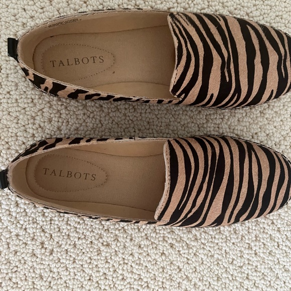 Talbots leopard print flats. - Picture 2 of 6